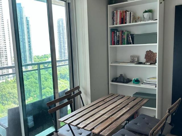 Apartment for rent in Etobicoke—Lakeshore, Toronto