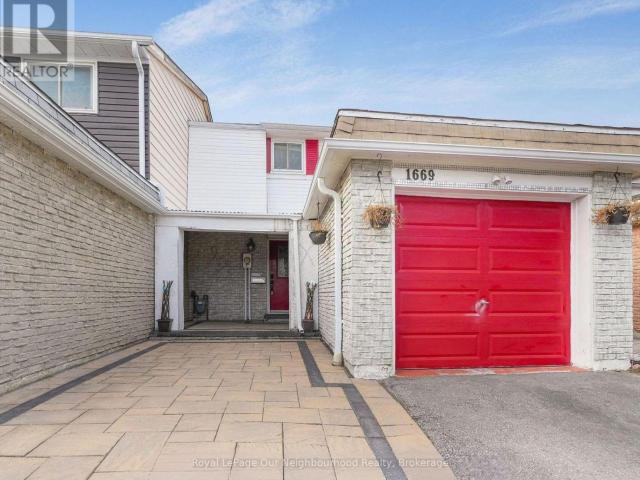 Apartment for rent in Durham, Ontario