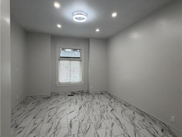 Apartment for rent in Ancaster, Ontario
