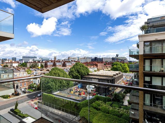 Apartment for rent in Brook Green, Greater London