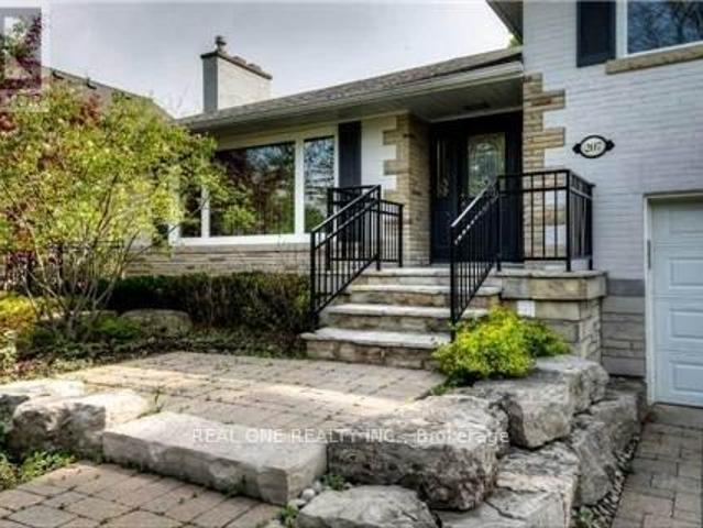 House for rent in Oakville, Ontario