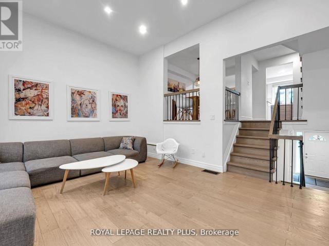 Apartment for rent in Oak Ridges, Richmond Hill