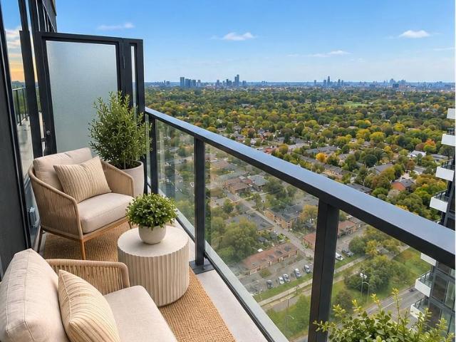 Apartment for rent in Hurontario, Mississauga