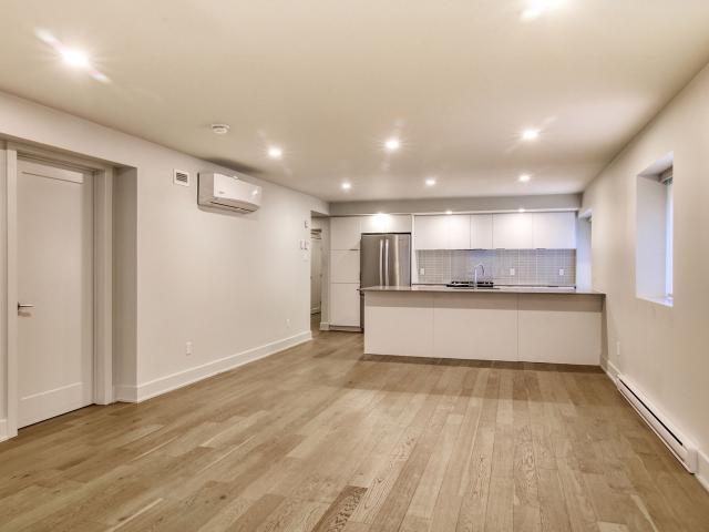 Apartment for rent in Mont-royal, Quebec