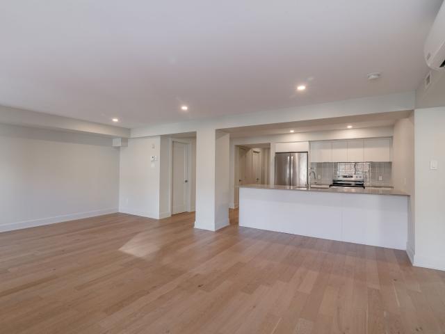 Apartment for rent in Mont-royal, Quebec