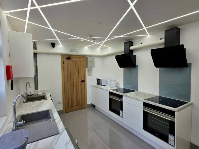Apartment for rent in Burnedge, Greater Manchester