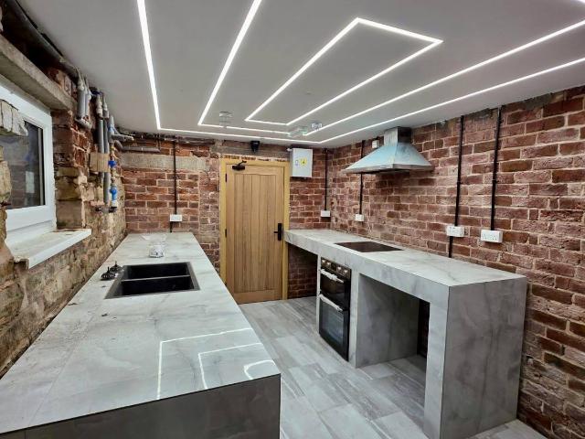 Apartment for rent in Burnedge, Greater Manchester