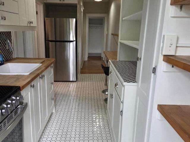 Apartment for rent in Mount Hope, Hamilton