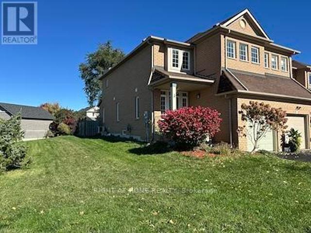 Apartment for rent in Whitby, Golden Horseshoe