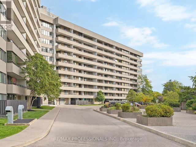Apartment for rent in Mississauga Valleys, Mississauga