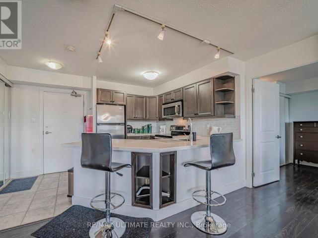 Apartment for rent in York Centre, Toronto