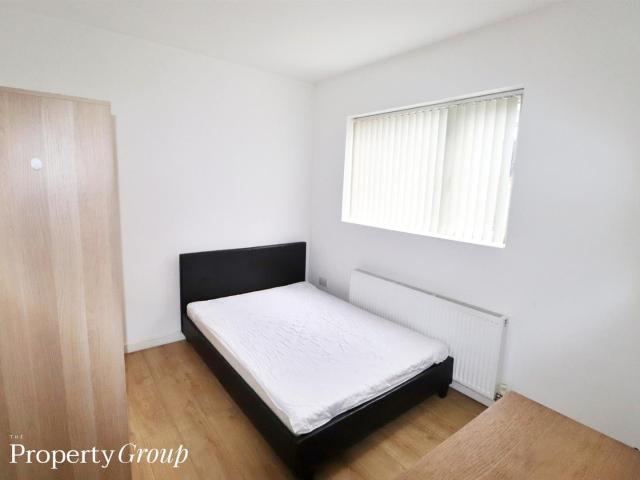 Flat for rent in Ball Hill, Coventry