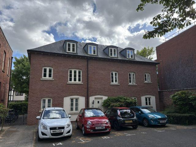 Flat for rent in Cherry Orchard, Frankwell