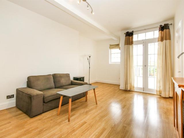 Flat for rent in South Hampstead, Greater London
