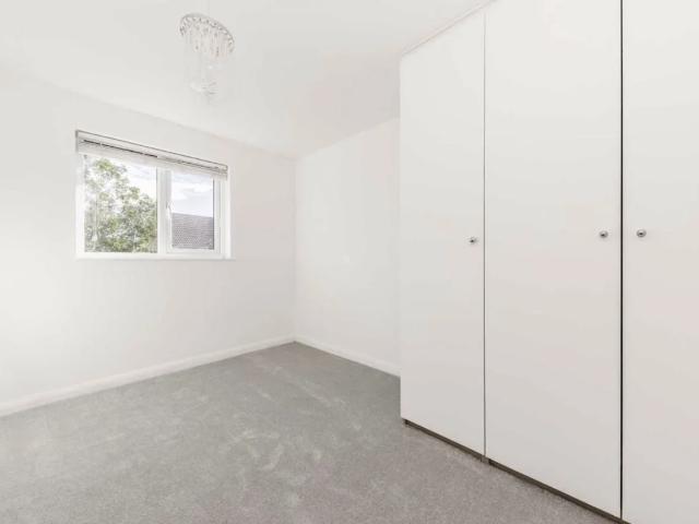 Flat for rent in Hampton, Greater London