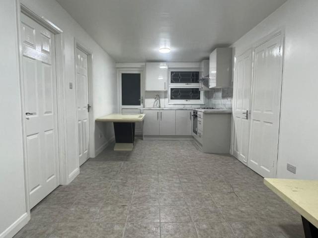 Flat for rent in Little Heath, Greater London