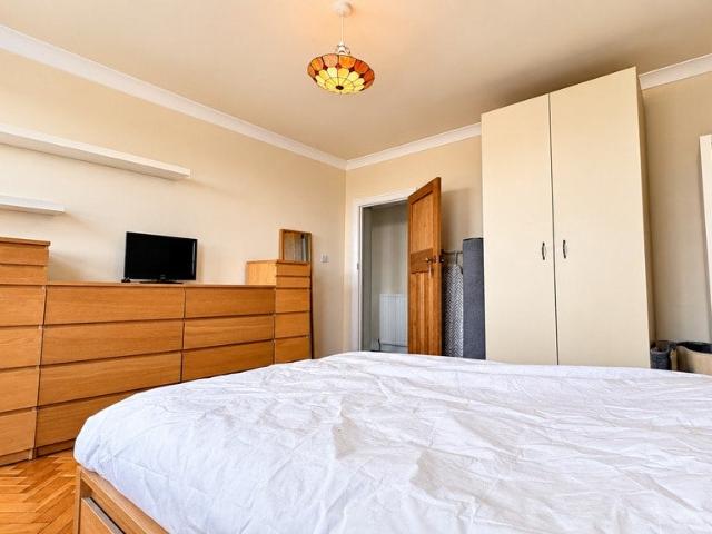 Flat for rent in London Borough of Brent, Greater London