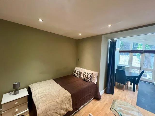 Flat for rent in Kensington, Greater London