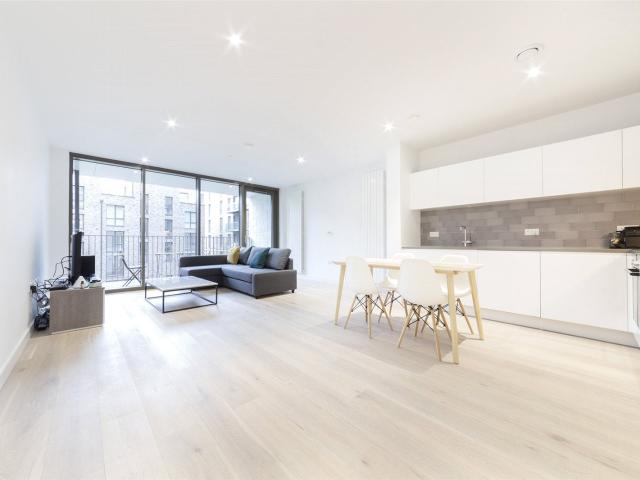 Flat for rent in Silvertown, Silvertown