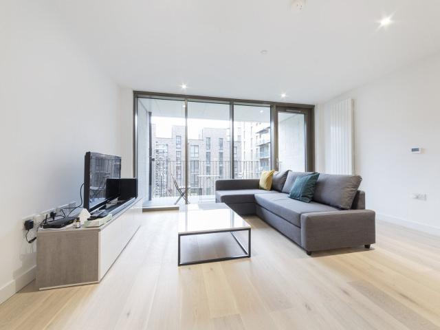 Flat for rent in Silvertown, Silvertown