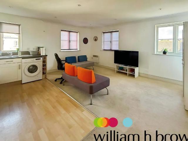 Flat for rent in Mile End, Fordham Heath