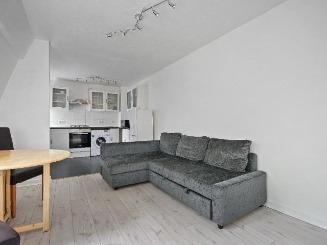 Flat for rent in Grahame Park, Greater London