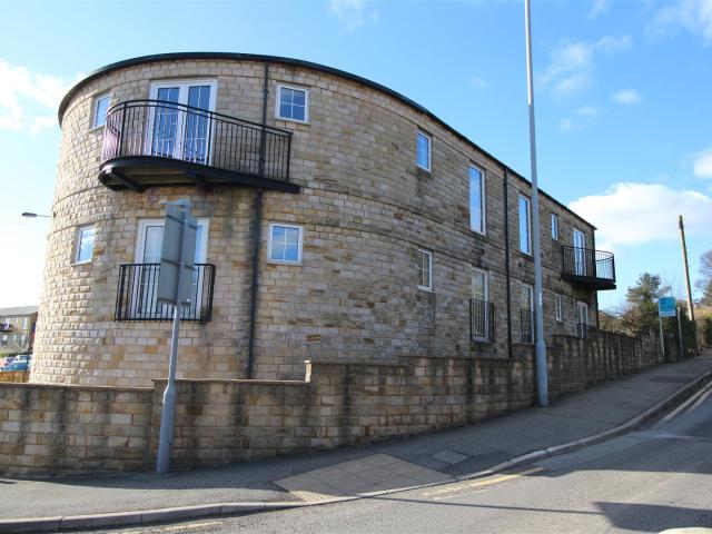 Flat for rent in Gilstead, Bradford