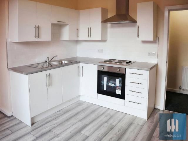 Flat for rent in Huddersfield, West Yorkshire