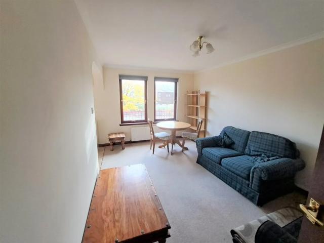 Flat for rent in West End, Ballindoch