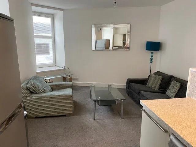 Flat for rent in West End, Ballindoch