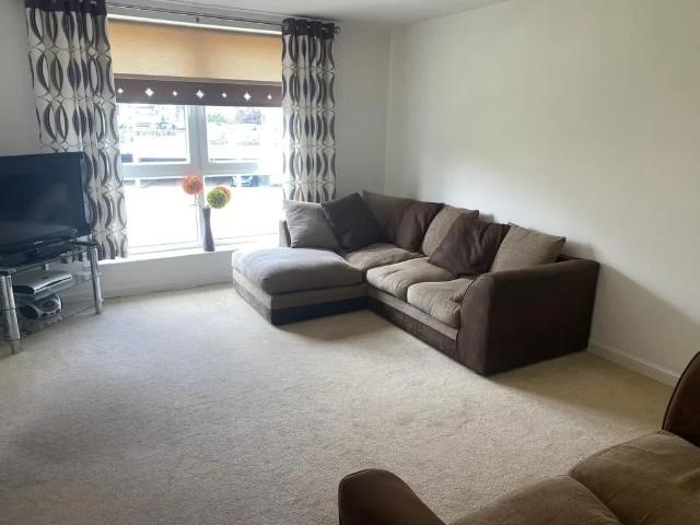 Flat for rent in West End, Ballindoch
