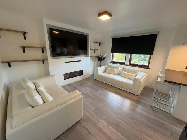 Flat for rent in West End, Ballindoch