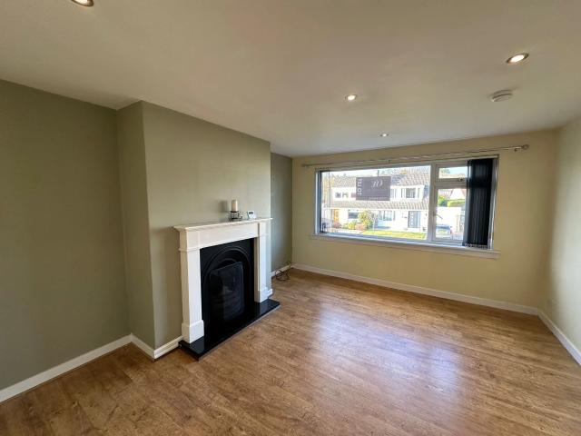 Flat for rent in West End, Ballindoch