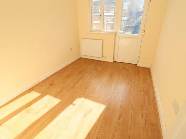Flat for rent in London, Globe Town