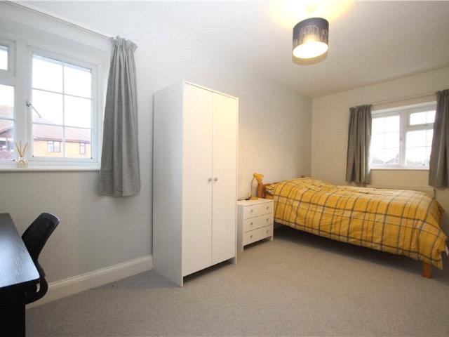 Flat for rent in Woodbridge Hill, Westborough