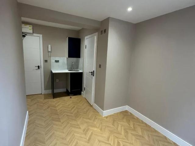 Flat for rent in Slough
