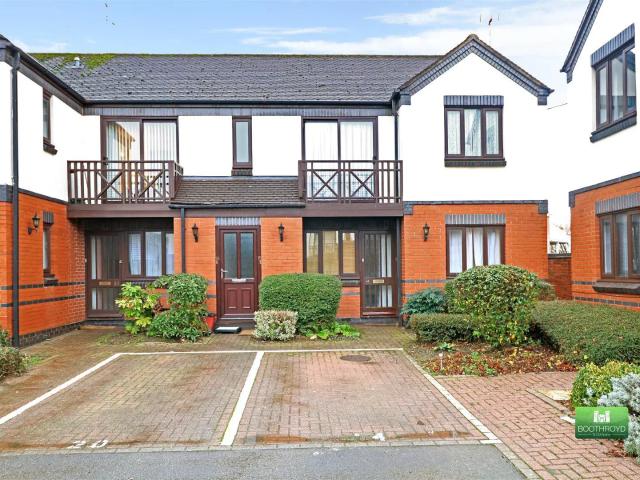 Flat for rent in Ball Hill, West Midlands