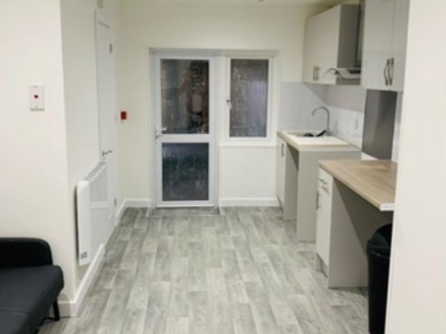 Flat for rent in Lipson Vale, Mount Wise