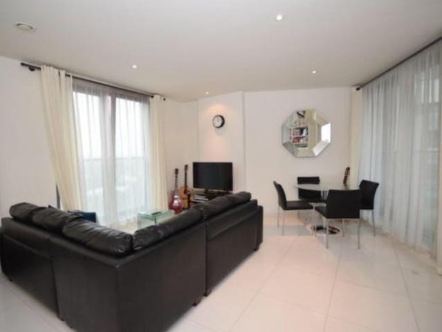 Flat for rent in Isle Of Dogs, Greater London