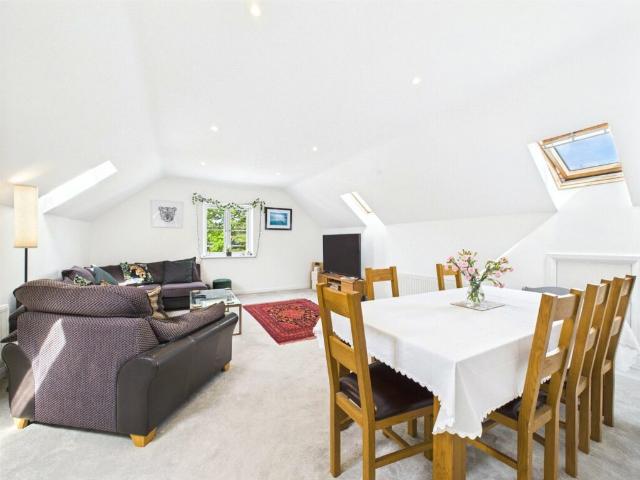 Flat for rent in Church Crookham, Hart