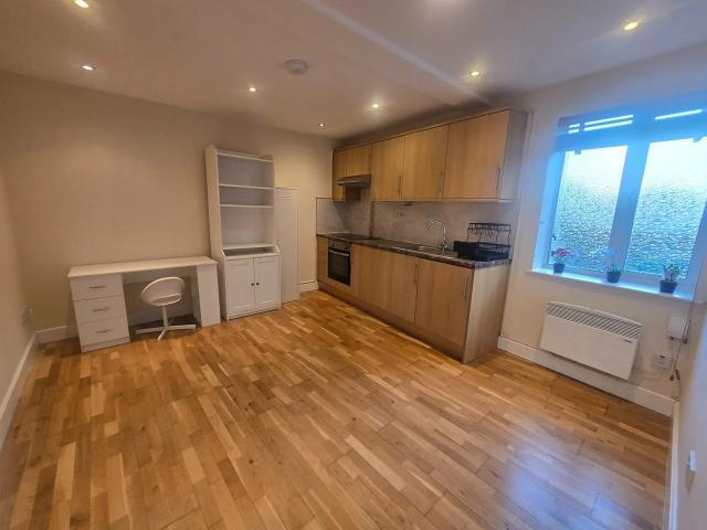 Flat for rent in Hendon Central, Greater London