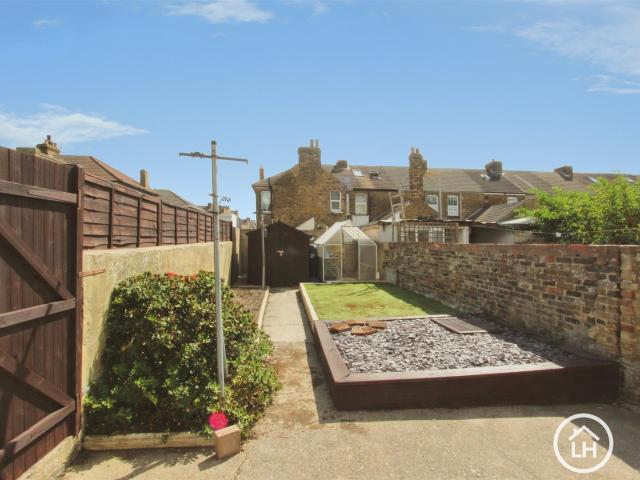 Flat for rent in Mile Town, Swale
