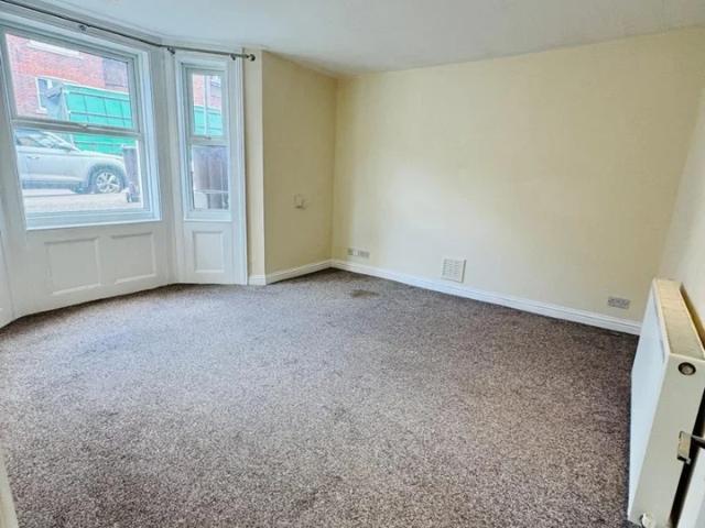 Flat for rent in St Albans, Five Acres