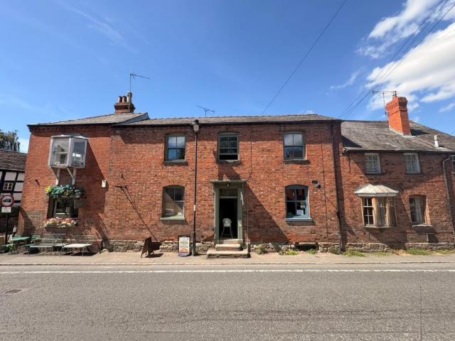 Flat for rent in Pembridge