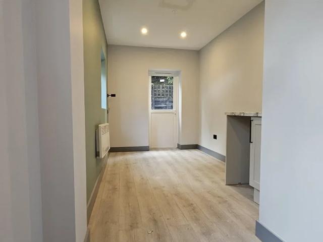 Flat for rent in London Borough of Ealing, Perivale