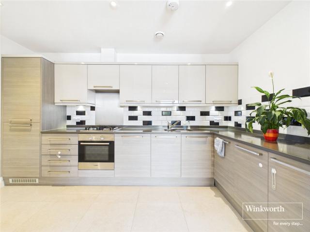 Flat for rent in Alpine Place, Greater London