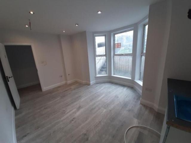 Flat for rent in Shacklewell, Greater London