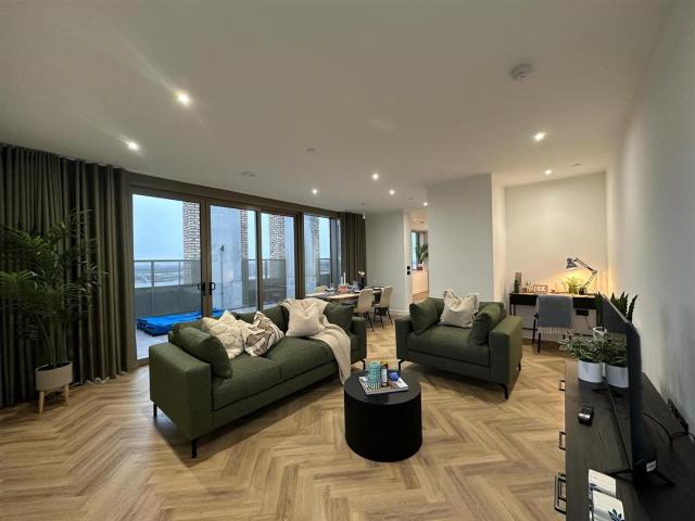 Flat for rent in Salford Quays, Salford