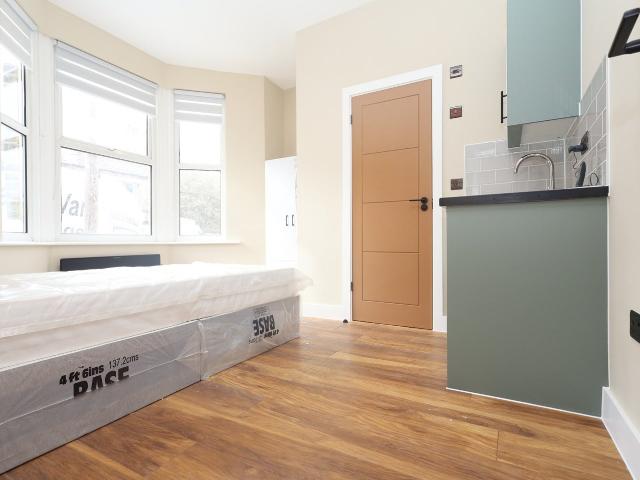 Flat for rent in Glyndon, Greater London