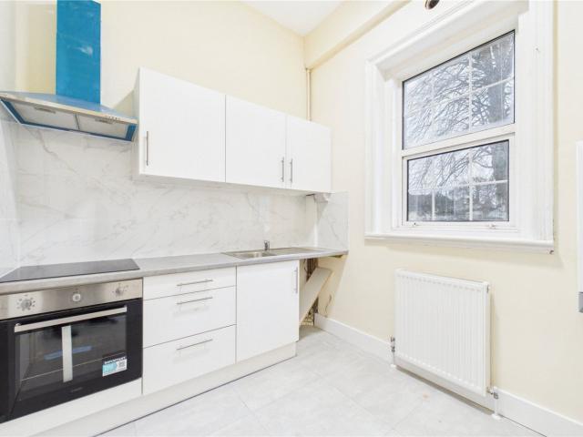 Flat for rent in Wash Common, Enborne